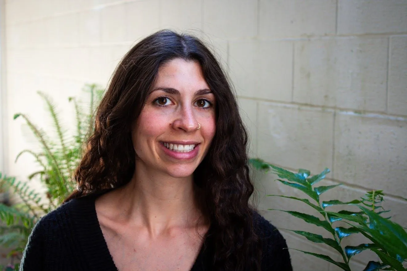 Kami, Front Desk Receptionist