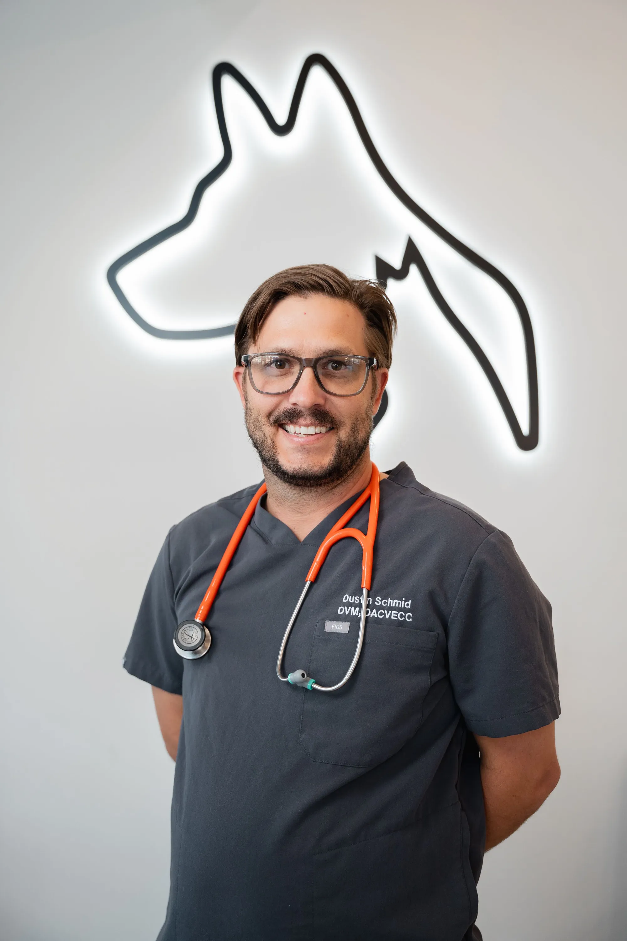 Dr. Dustin Schmid