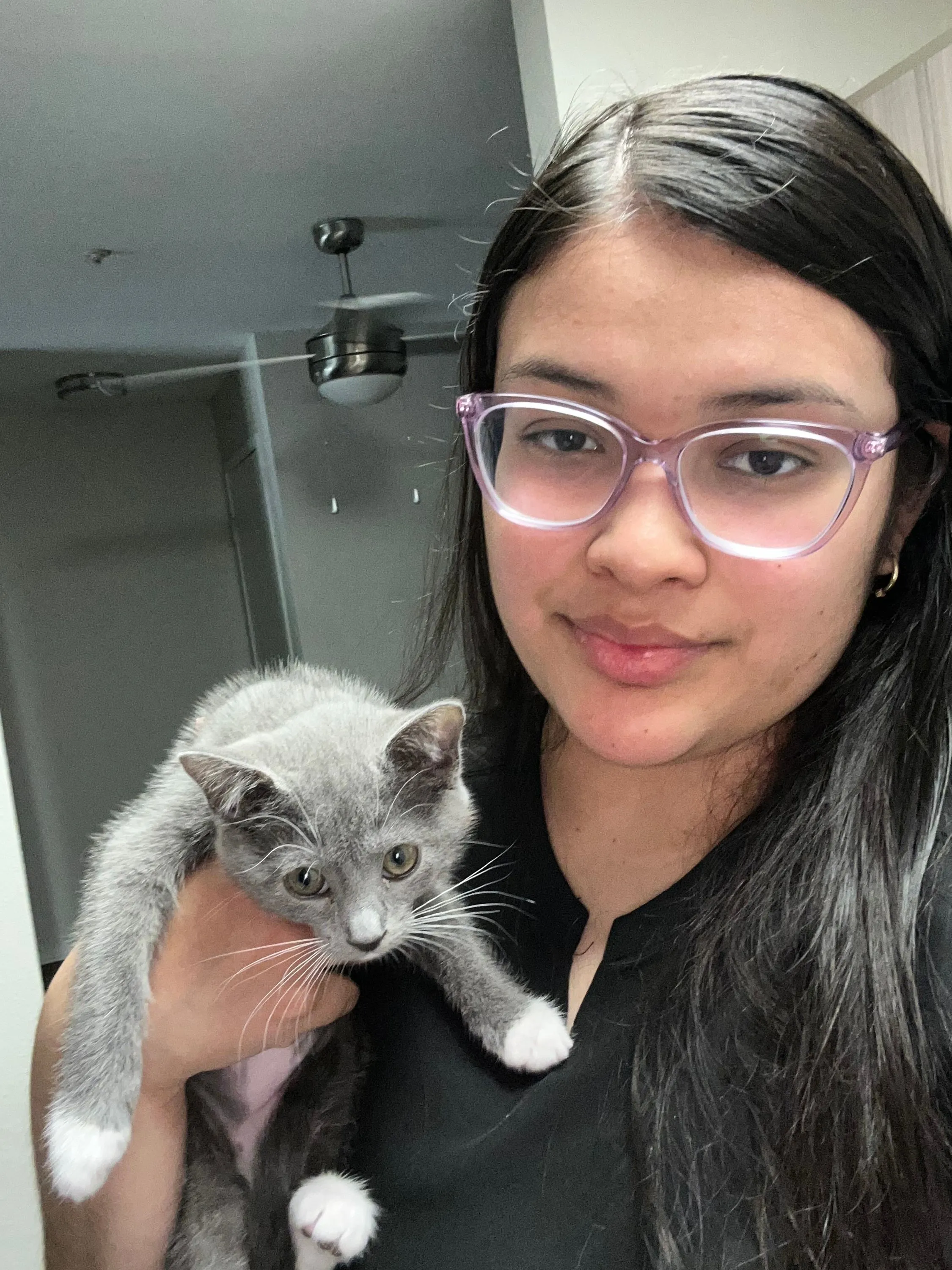 Leslie - Customer Service Representative 