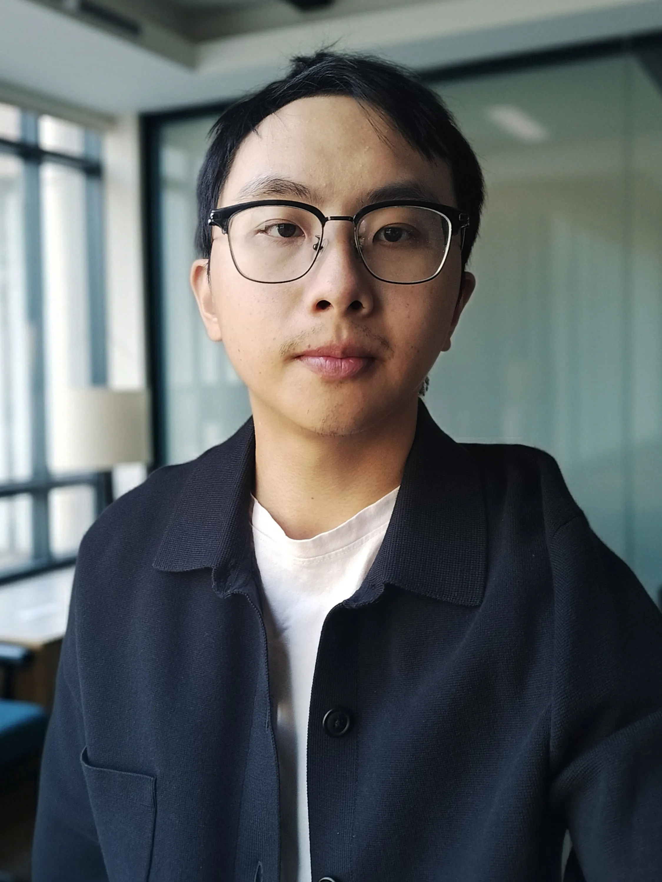 Jezreel Moy Headshot