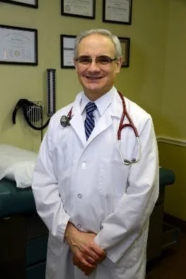 Dr. Daniel Bendetowicz at his Ft Myers, FL clinic