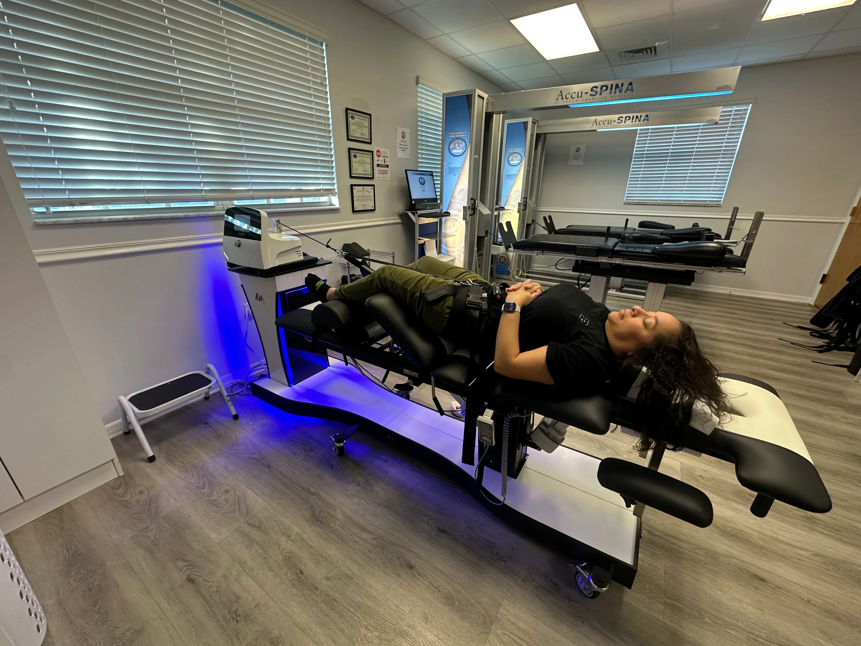 KDT spinal Decompression Table