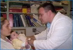 Dr. Goldfarb Examines Patient
