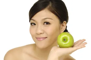Girl_with_Apple.jpg