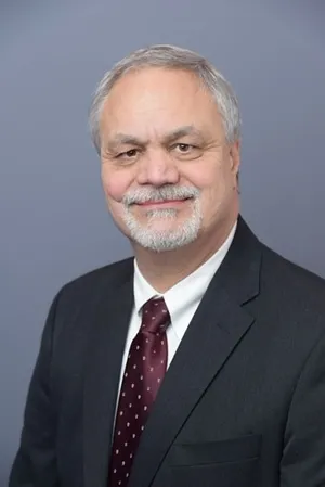 Dr. Michael Lenart