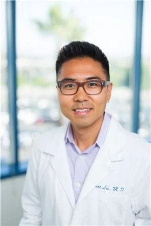 Dr. Robert Lee