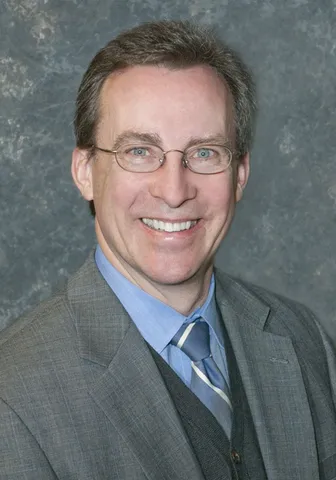 Dr. Paul Fischer