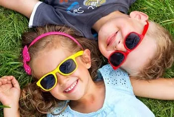 kids-with-sunglasses