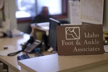  Idaho-Foot-&-Ankle-Associates-Receptionist-Desk