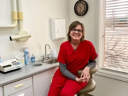 Hi I am Linda. I have been a dental assistant since I was 15 years old. I have worked for Dr Callahan since 2001. I am Married, have one son, a beautiful daughter in law, and two grand babies that I adore. 