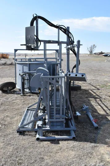 Hydraulic calf table, tub and alley