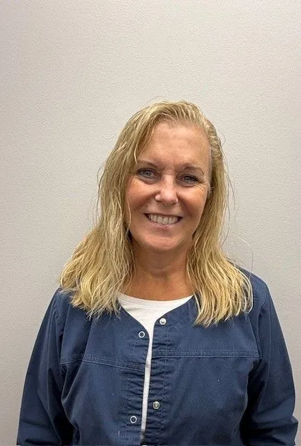 DeAnndra - Assistant