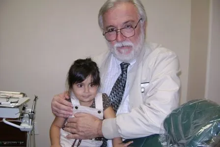 Dr. Plamenac with patient, Dentist San Marcos