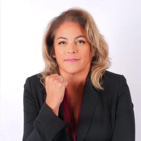 Victoria L. - Rehrer