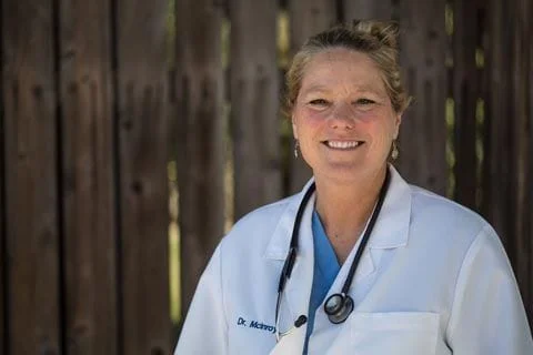  Image of a veterinarian woman