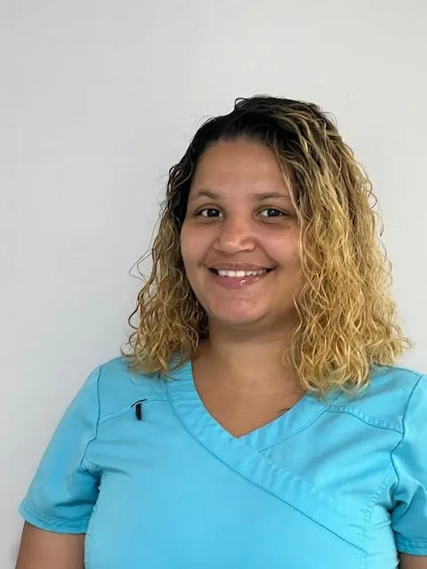 DeAnndra - Assistant