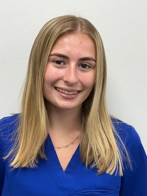 DeAnndra - Assistant