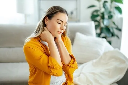 woman with neck pain
