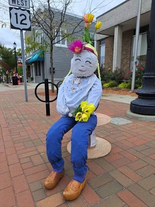 2023 12th Annual Saline Scarecrow Contest - Winners - Individual - 2ndPlace