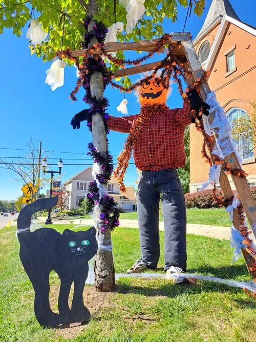 Entry #7 2024 Saline Scarecrow Contest