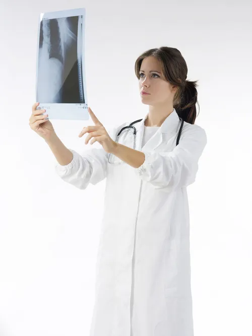 https://cdcssl.ibsrv.net/ibimg/smb/500x667_80/webmgr/0k/1/4/female_dr_looking_at_xray.jpg.webp