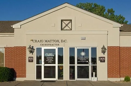 Front view of an chiropractic office