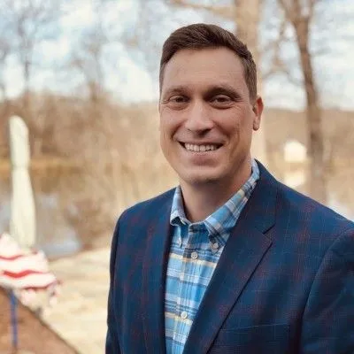 ROBERT RHOADES, PHYSICIAN