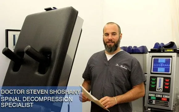 Spinal decompression NYC by chiropractor Dr Shoshany using the DRX 9000