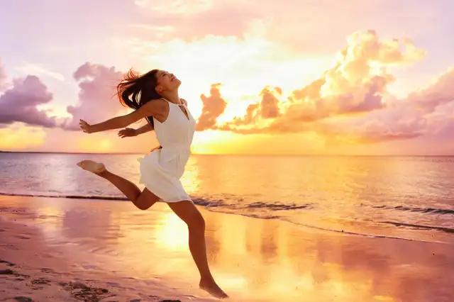 woman at the beach 