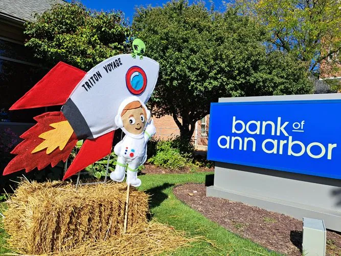 2025 Saline Scarecrow Contest Entry #11 Bank of Ann Arbor