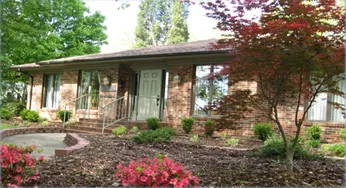 exterior of home used as dental office, Dentist Shelby, NC - Joseph R. Hendrick, Jr., DDS, PA