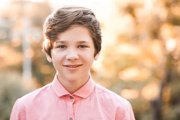 teenage boy without glasses