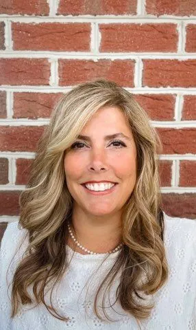 Leslie Chaundy In Reading, Wyomissing, Allentown and Orwigsburg In Pennsylvania