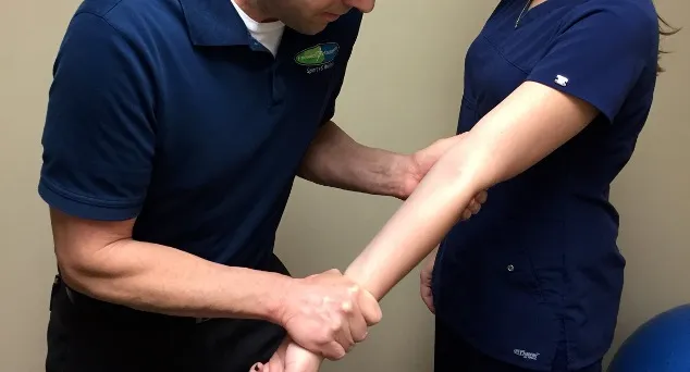 Elbow varus adjustment