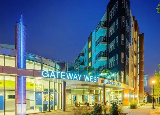 gatewaywest.jpg