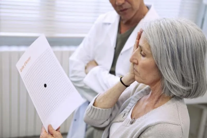 Woman in a macular degeneration test