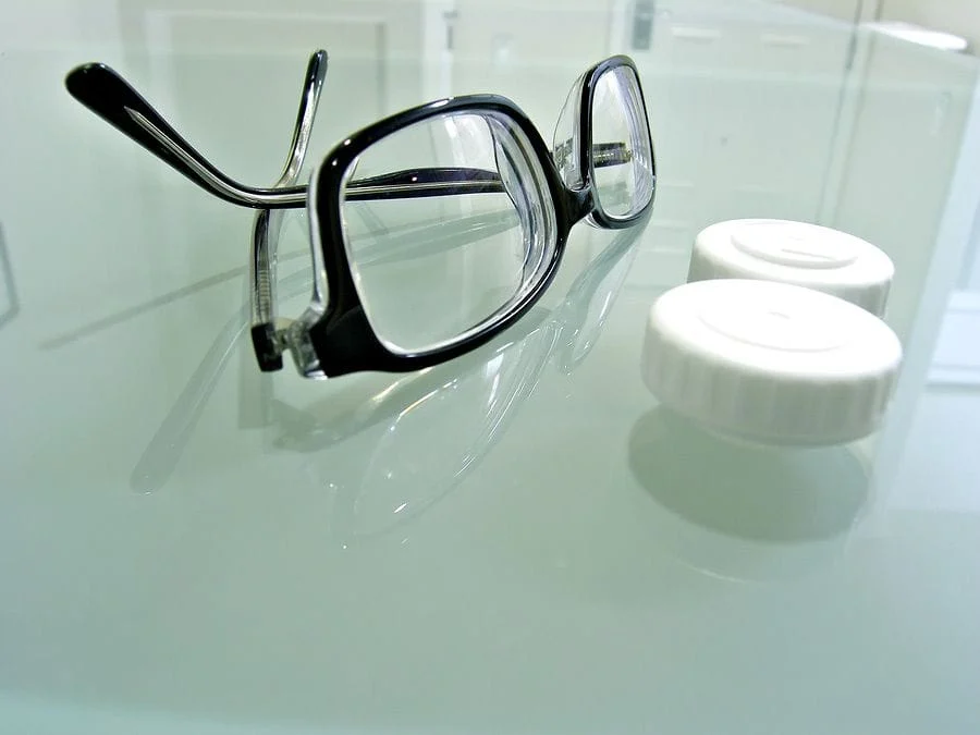 Contacts Vs. Eyeglasses