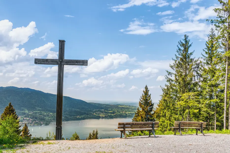 cross by the river 